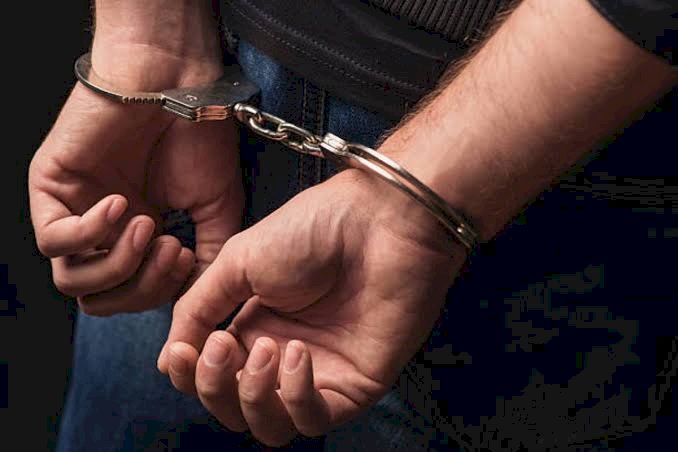 डीआरआई ने पटाखों की तस्करी करने वाले गिरोह का भंडाफोड़ किया, चेन्नई और मुंबई में चलाए गए अभियानों के दौरान लगभग 35 करोड़ रुपये मूल्य के चीनी पटाखे जब्त; 12 लोग गिरफ्तार किए गए