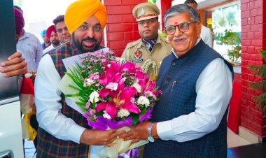 मुख्यमंत्री भगवंत सिंह मान ने जगतार सिंह हवारा को 10 दिन की पैरोल देने के लिए राज्यपाल से मुलाकात की जगतार सिंह हवारा को उनकी बीमार माता से मिलने के लिए मानवीय आधार पर पैरोल दी जानी चाहिए: मुख्यमंत्री भगवंत सिंह मान