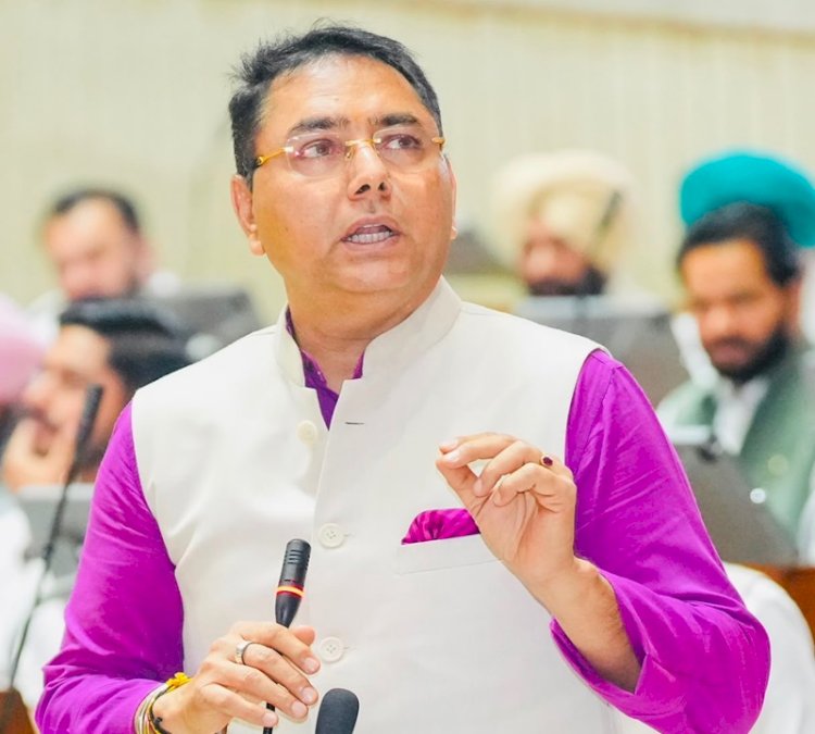 साढ़े 4 सालों में 68 हजार से अधिक सरकारी नौकरियां, 1.83 लाख करोड़ के निवेश से 6.36 लाख प्राइवेट नौकरियों के अवसर पैदा किए: नौजवानों के लिए अनुकूल माहौल सृजित कर रही है मान सरकार : अमन अरोड़ा*