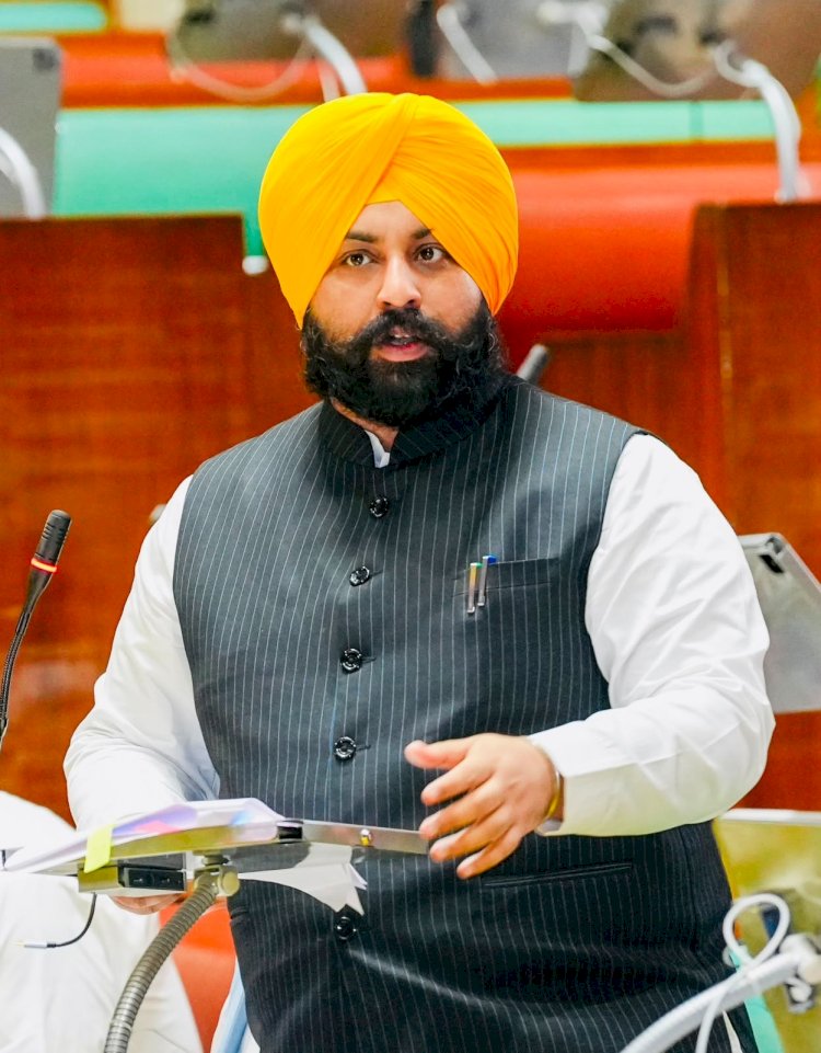 वर्ष 2022 में बिना चारदीवारी और फर्श पर बैठकर पढ़ने को मजबूर थे 4 लाख विद्यार्थी, परंतु आज देश भर में स्कूली शिक्षा में अग्रणी बनकर उभरा पंजाब: हरजोत सिंह बैंस