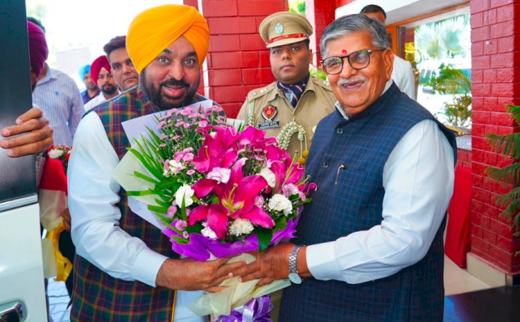 मुख्यमंत्री भगवंत सिंह मान ने जगतार सिंह हवारा को 10 दिन की पैरोल देने के लिए राज्यपाल से मुलाकात की जगतार सिंह हवारा को उनकी बीमार माता से मिलने के लिए मानवीय आधार पर पैरोल दी जानी चाहिए: मुख्यमंत्री भगवंत सिंह मान