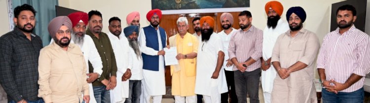 पंजाब के बॉर्डर इलाकों को बाढ़ से बचाने के लिए आप विधायक धालीवाल ने जम्मू-कश्मीर के उप राज्यपाल मनोज सिन्हा से की मुलाकात