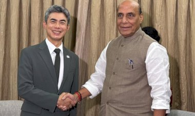 रक्षा मंत्री ने 13वीं आसियान रक्षा मंत्रियों की बैठक-प्लस के दौरान अपने दक्षिण कोरियाई समकक्ष के साथ द्विपक्षीय वार्ता की